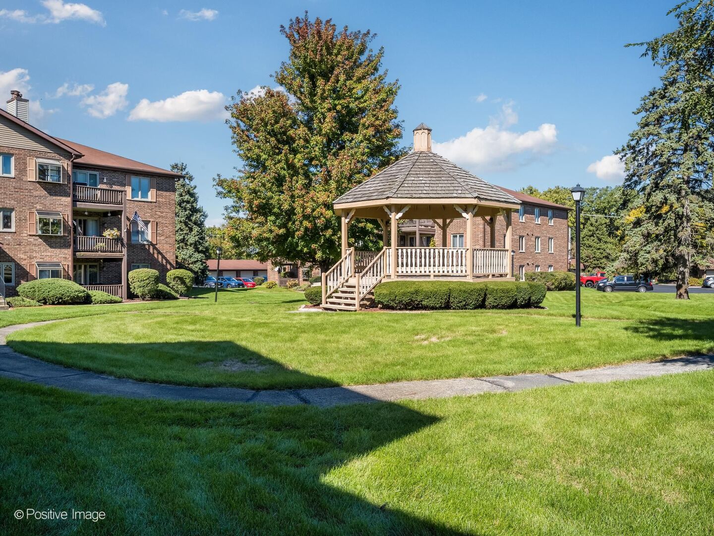 17242 Ridgeland Avenue Unit: 2N