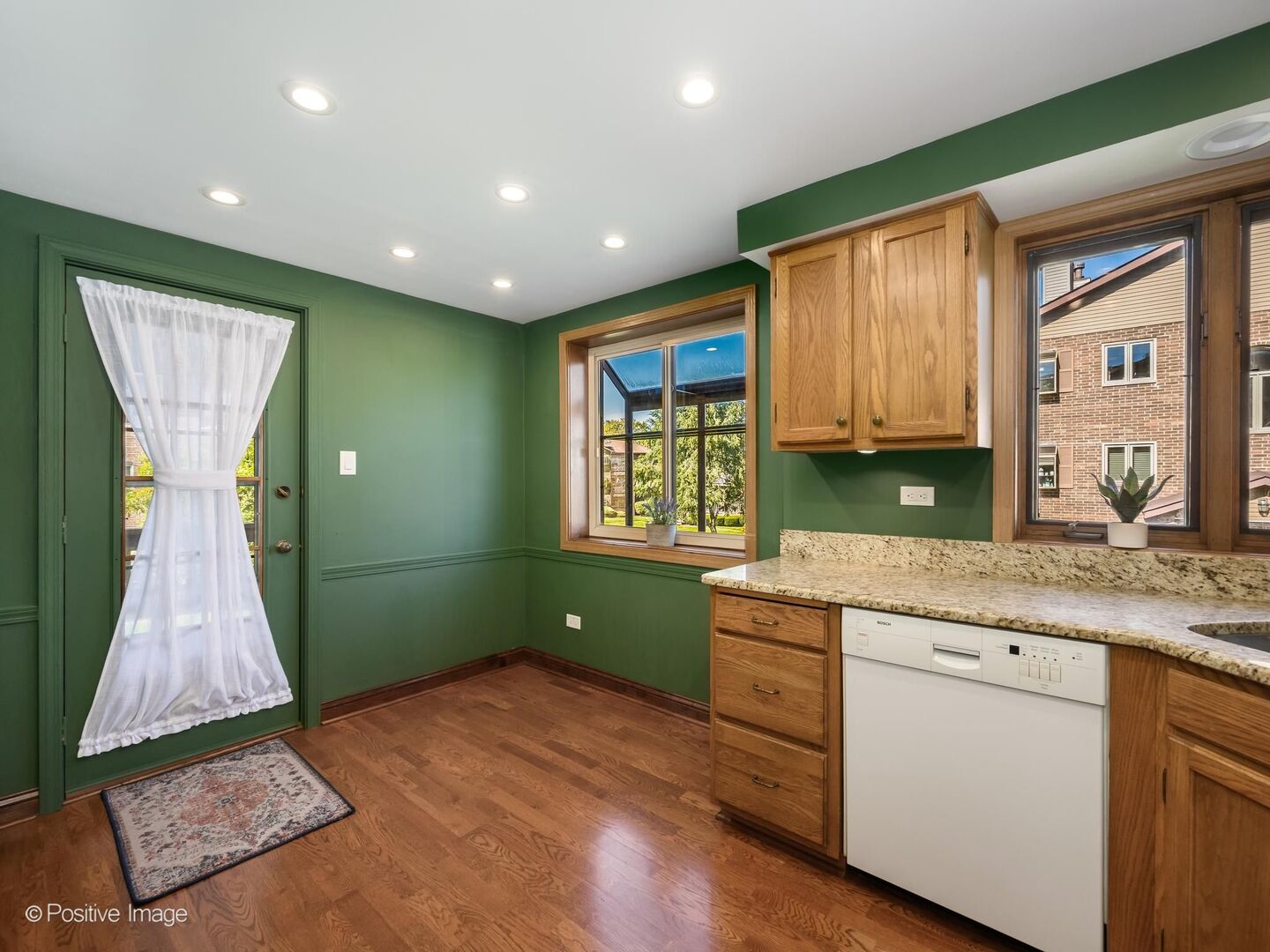 17242 Ridgeland Avenue Unit: 2N