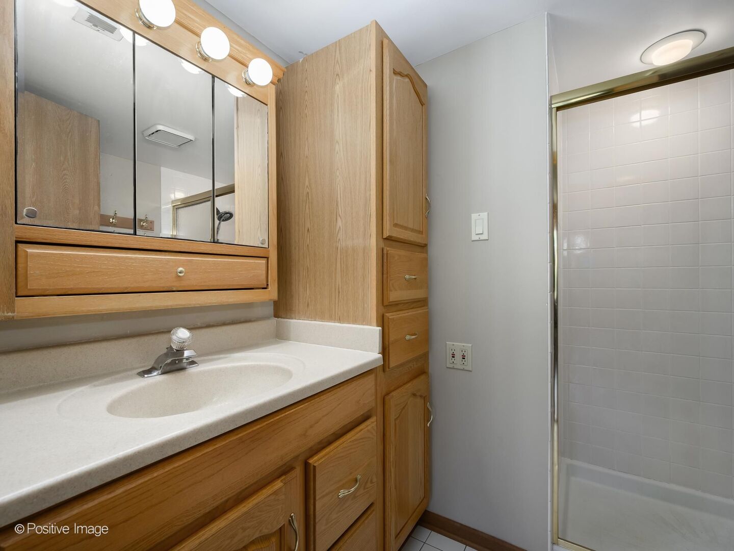 17242 Ridgeland Avenue Unit: 2N