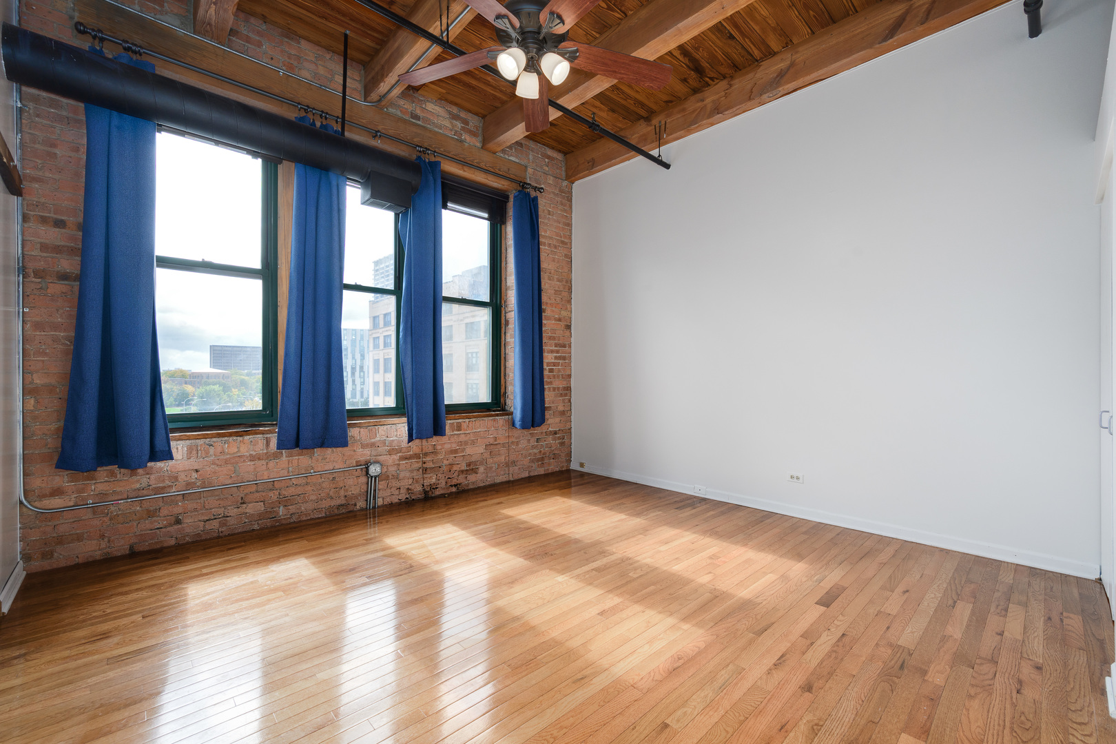 331 S PEORIA Street Unit: 405