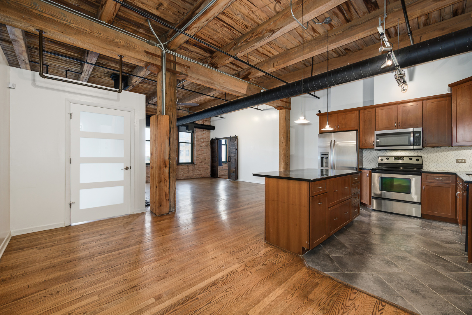 331 S PEORIA Street Unit: 405