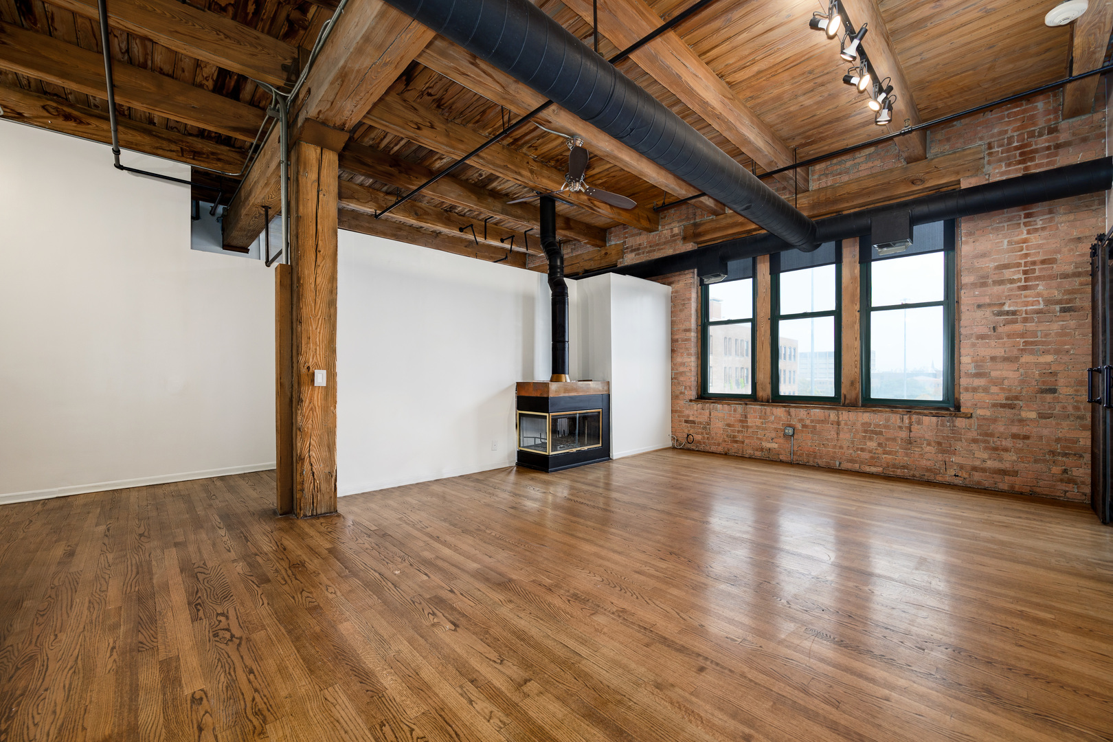 331 S PEORIA Street Unit: 405