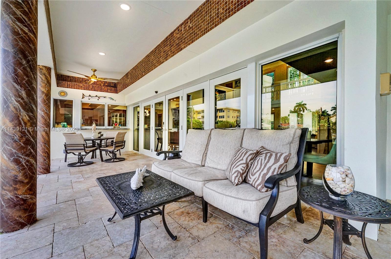 1247 Seminole Dr Unit: 1247