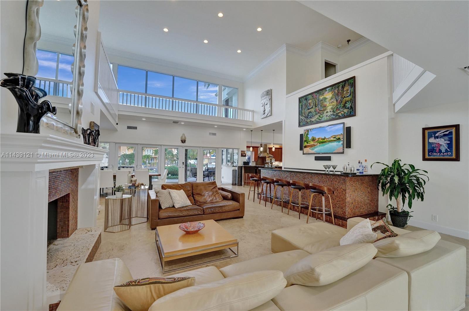 1247 Seminole Dr Unit: 1247