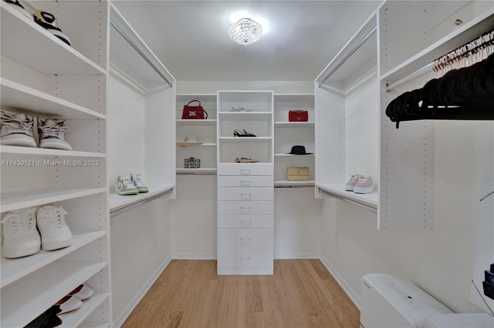 1247 Seminole Dr Unit: 1247