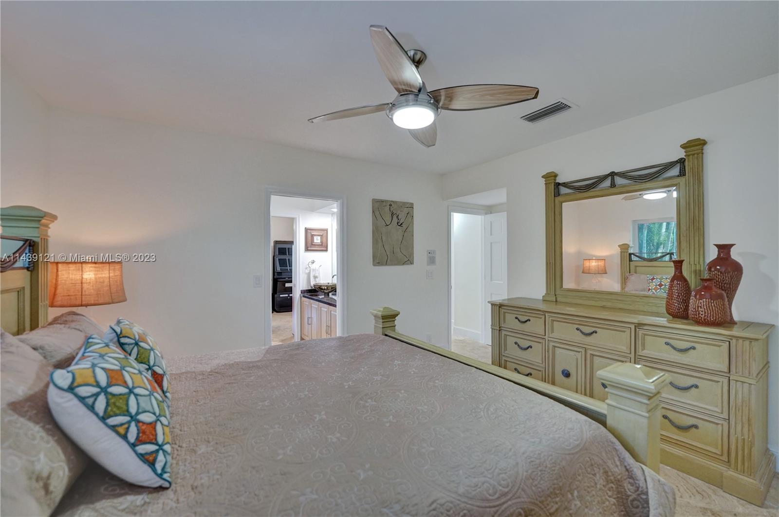 1247 Seminole Dr Unit: 1247