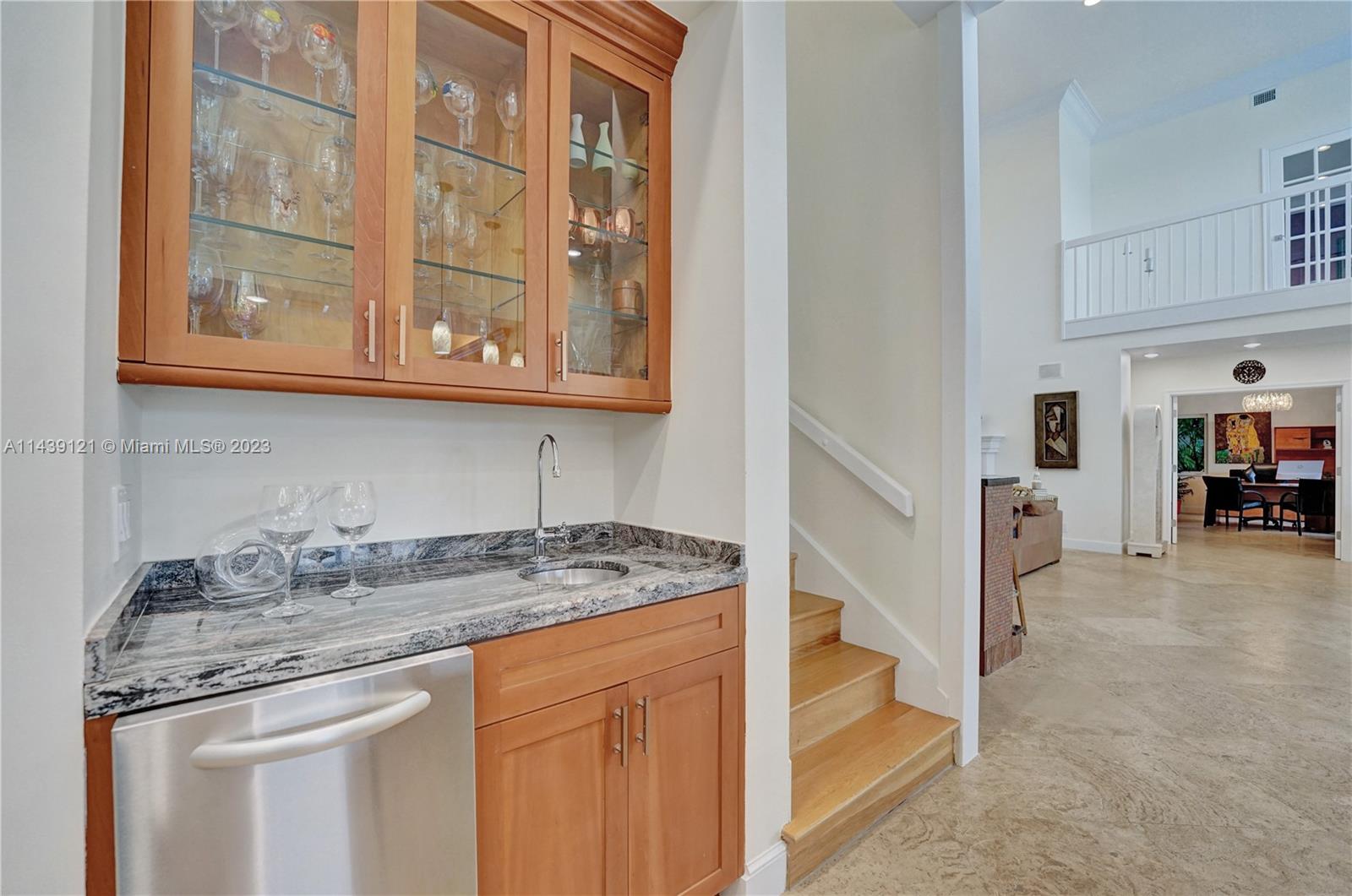 1247 Seminole Dr Unit: 1247