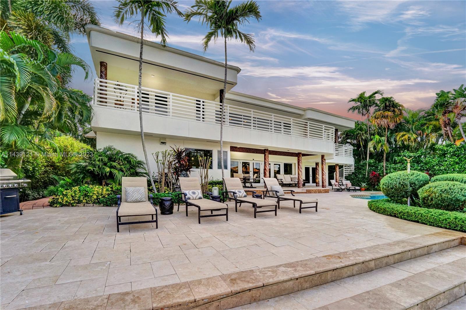 1247 Seminole Dr Unit: 1247