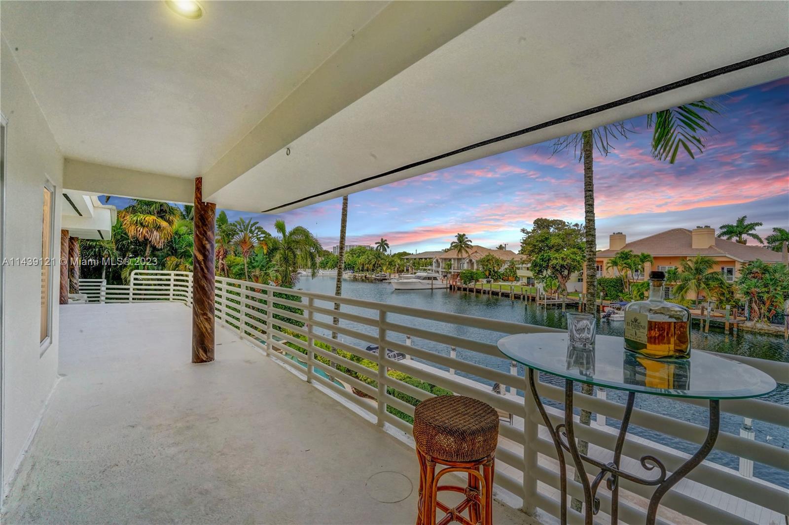 1247 Seminole Dr Unit: 1247