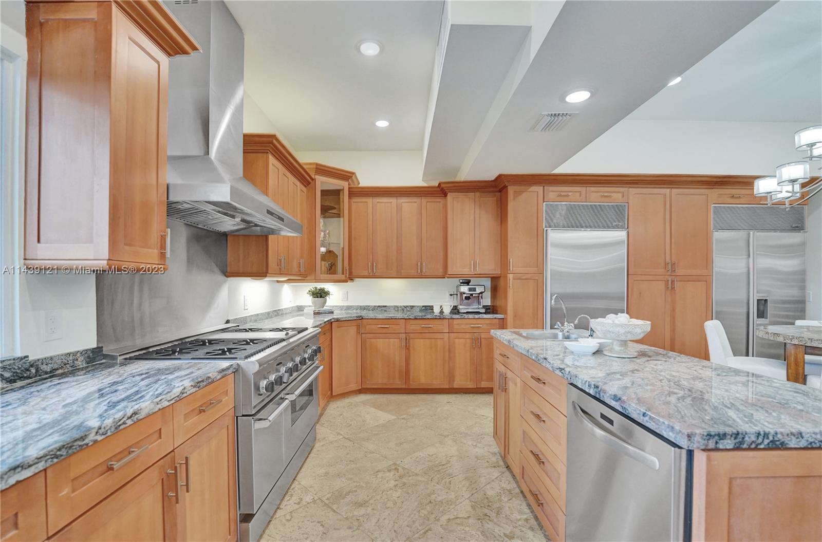 1247 Seminole Dr Unit: 1247