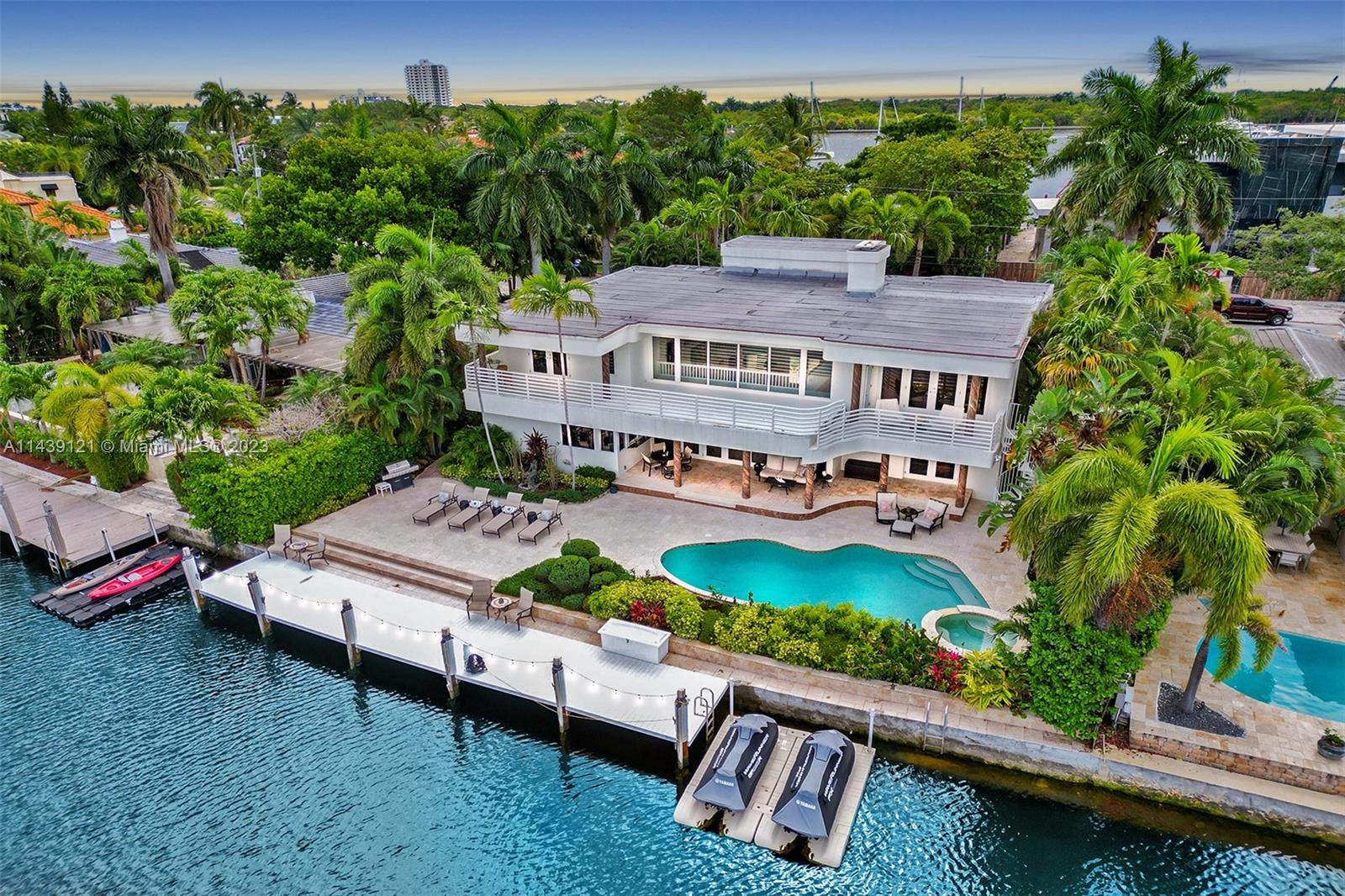 1247 Seminole Dr Unit: 1247