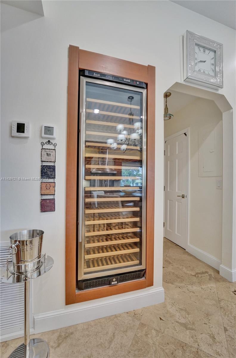 1247 Seminole Dr Unit: 1247