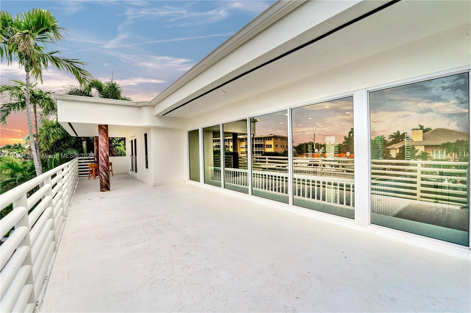 1247 Seminole Dr Unit: 1247