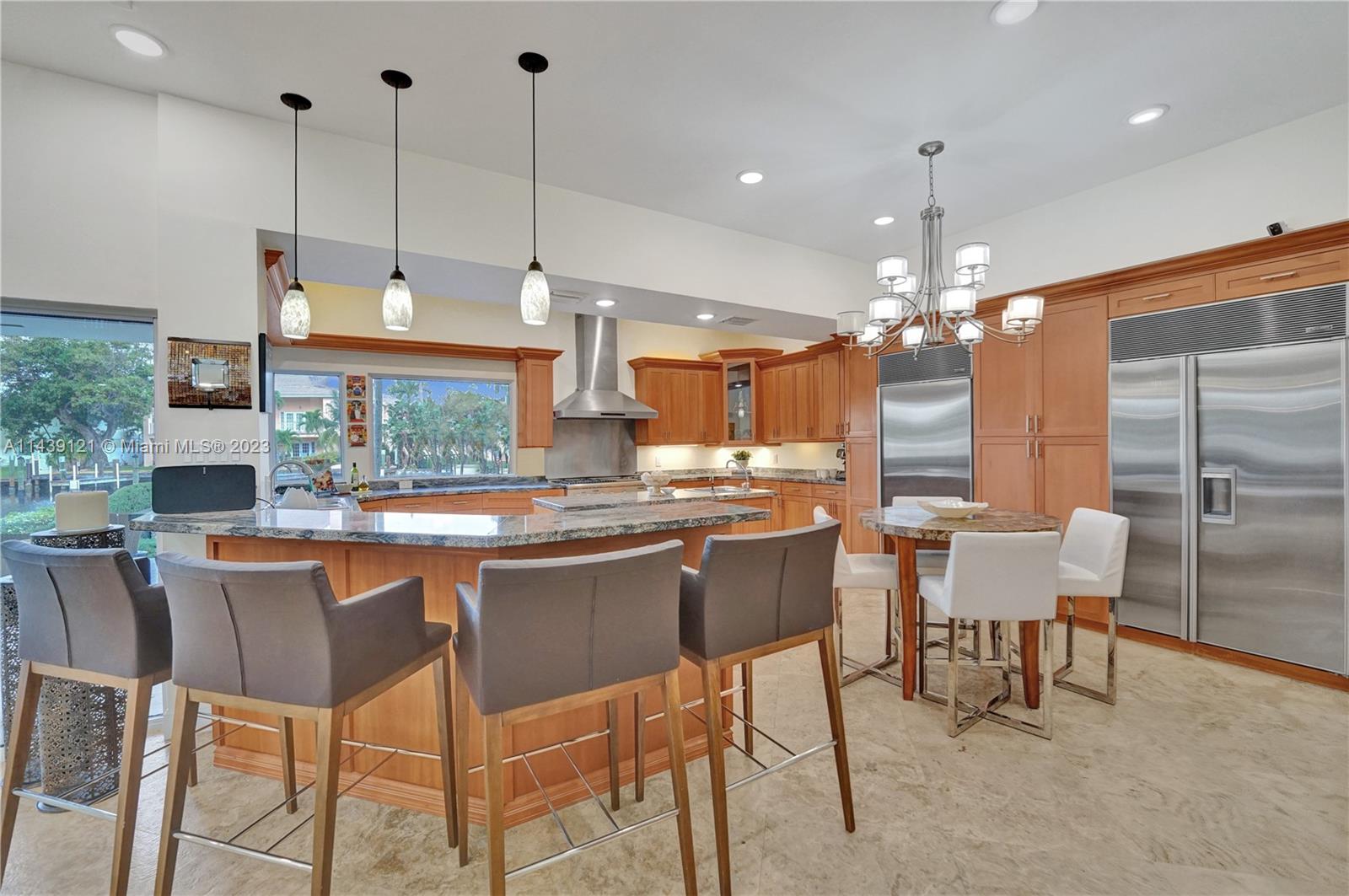 1247 Seminole Dr Unit: 1247
