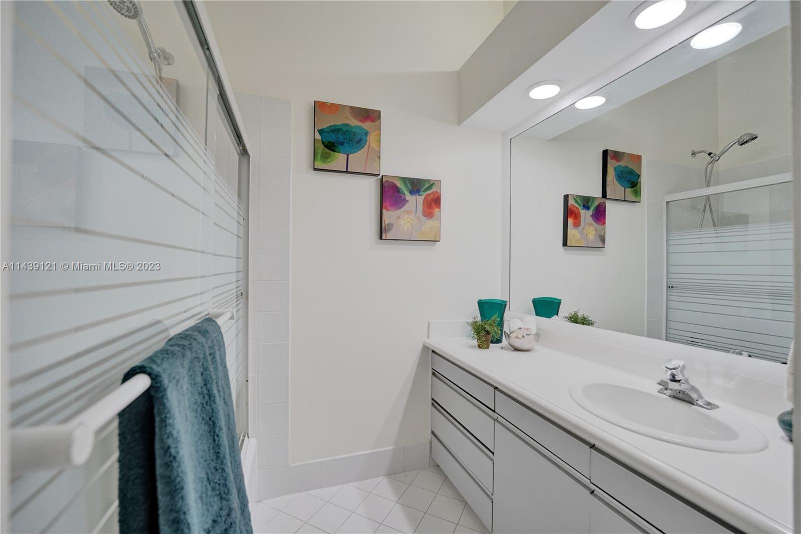 1247 Seminole Dr Unit: 1247