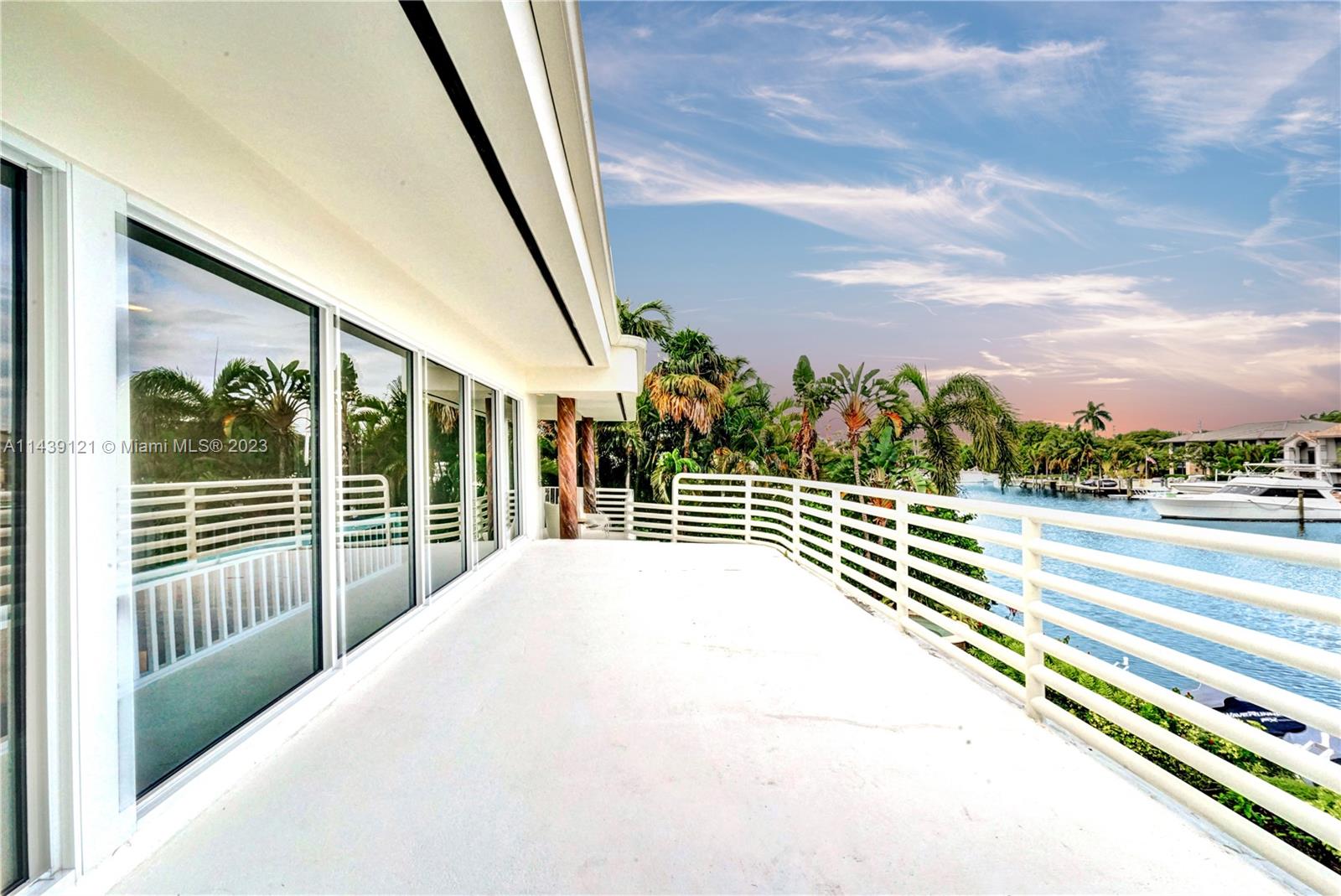 1247 Seminole Dr Unit: 1247