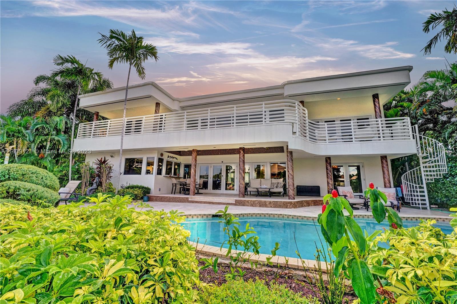 1247 Seminole Dr Unit: 1247