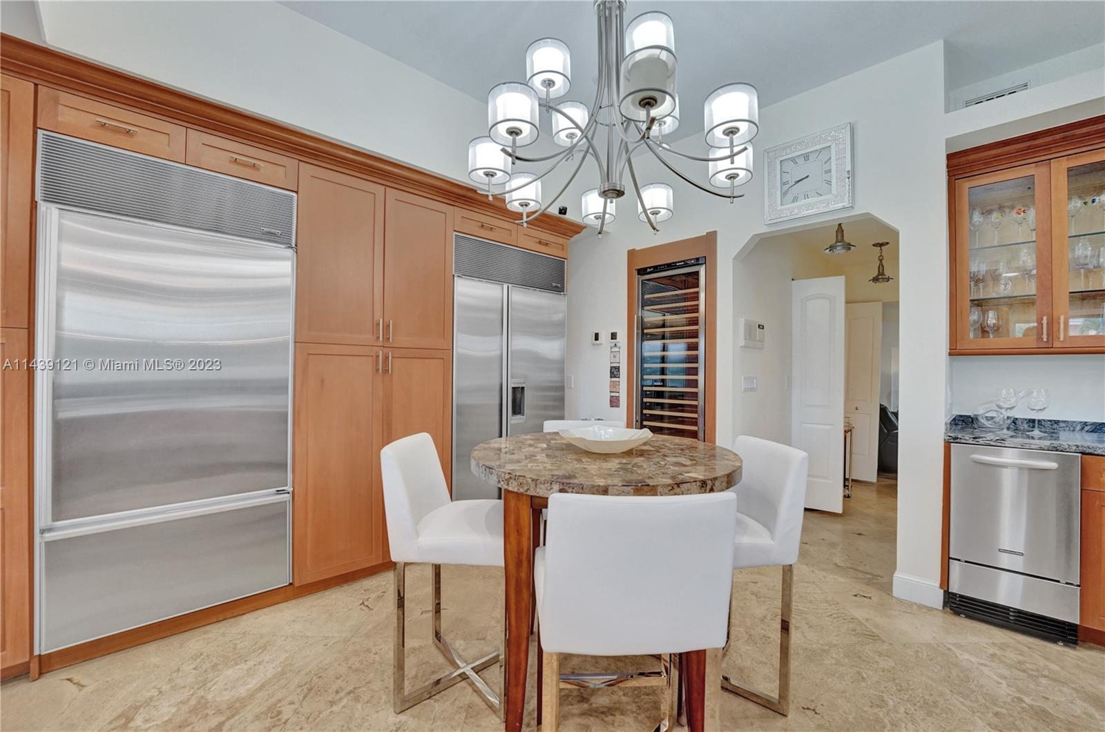1247 Seminole Dr Unit: 1247
