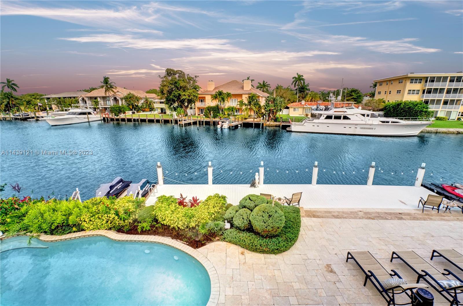 1247 Seminole Dr Unit: 1247