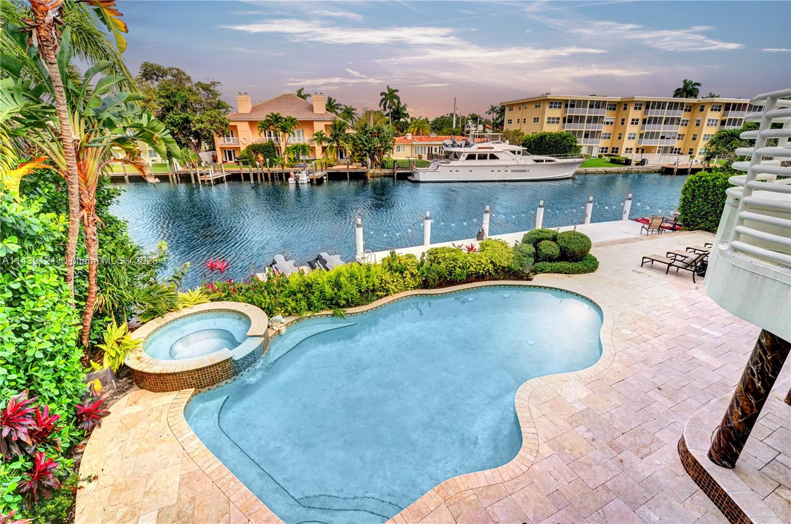 1247 Seminole Dr Unit: 1247