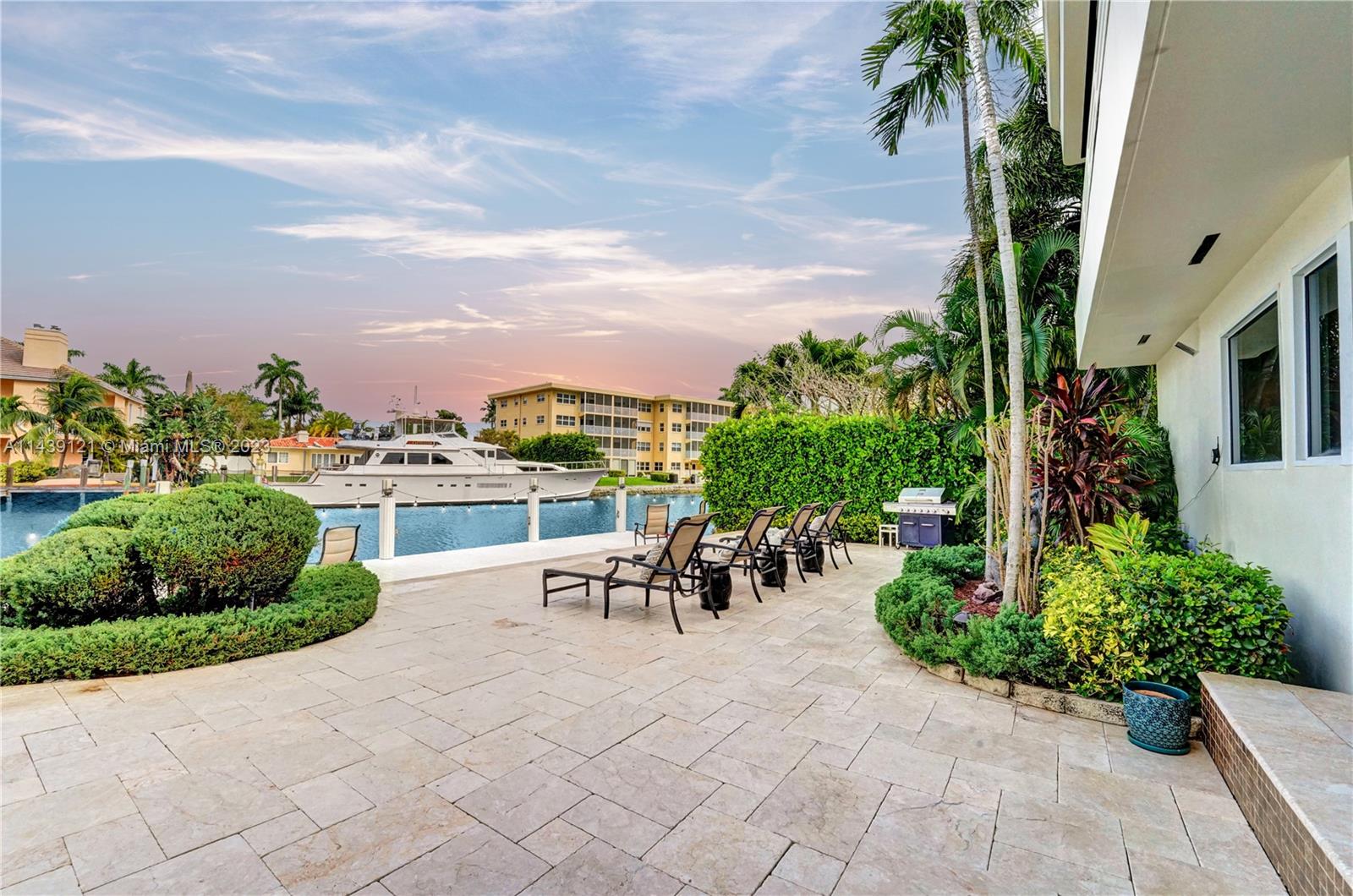 1247 Seminole Dr Unit: 1247