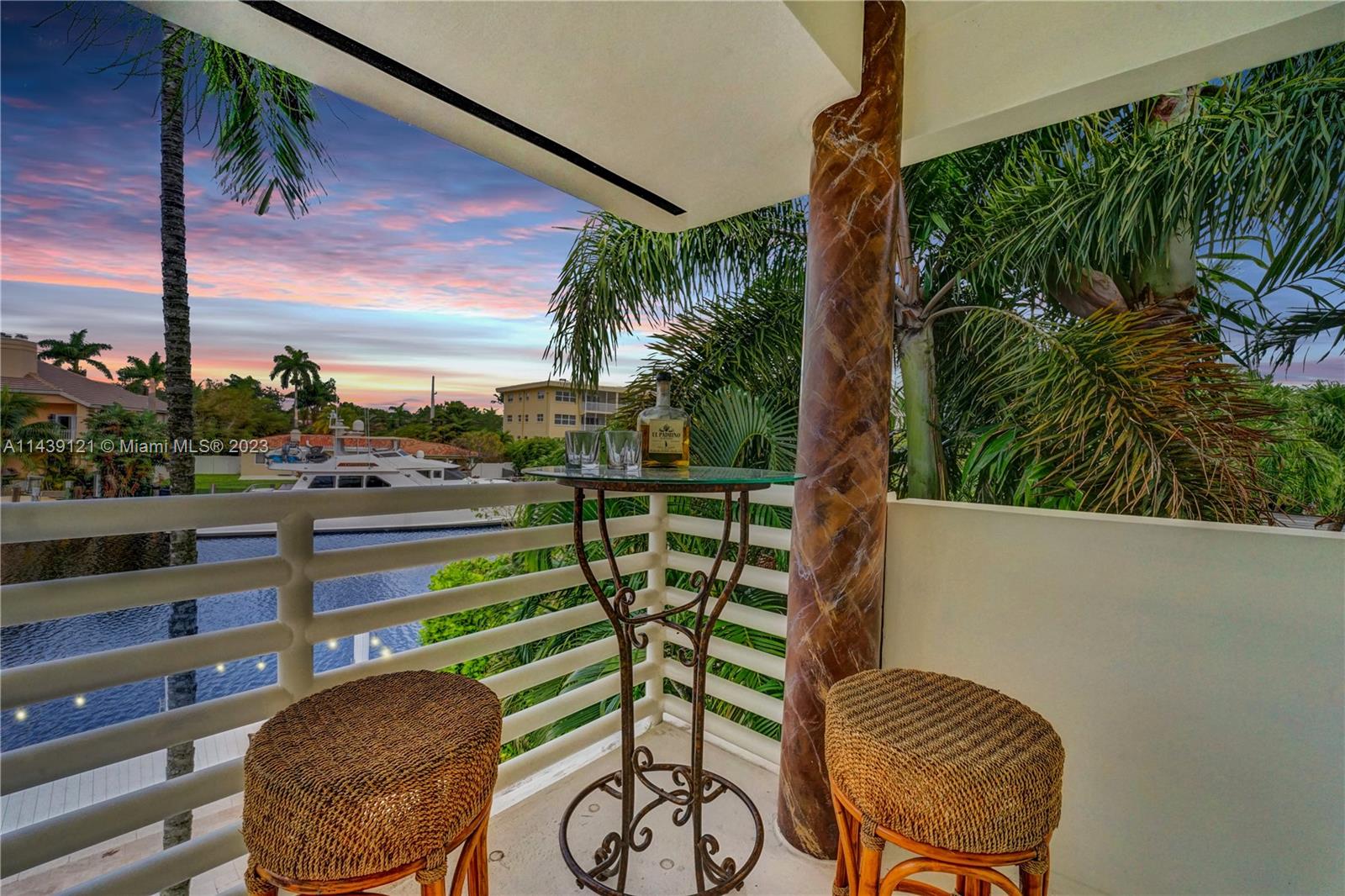 1247 Seminole Dr Unit: 1247