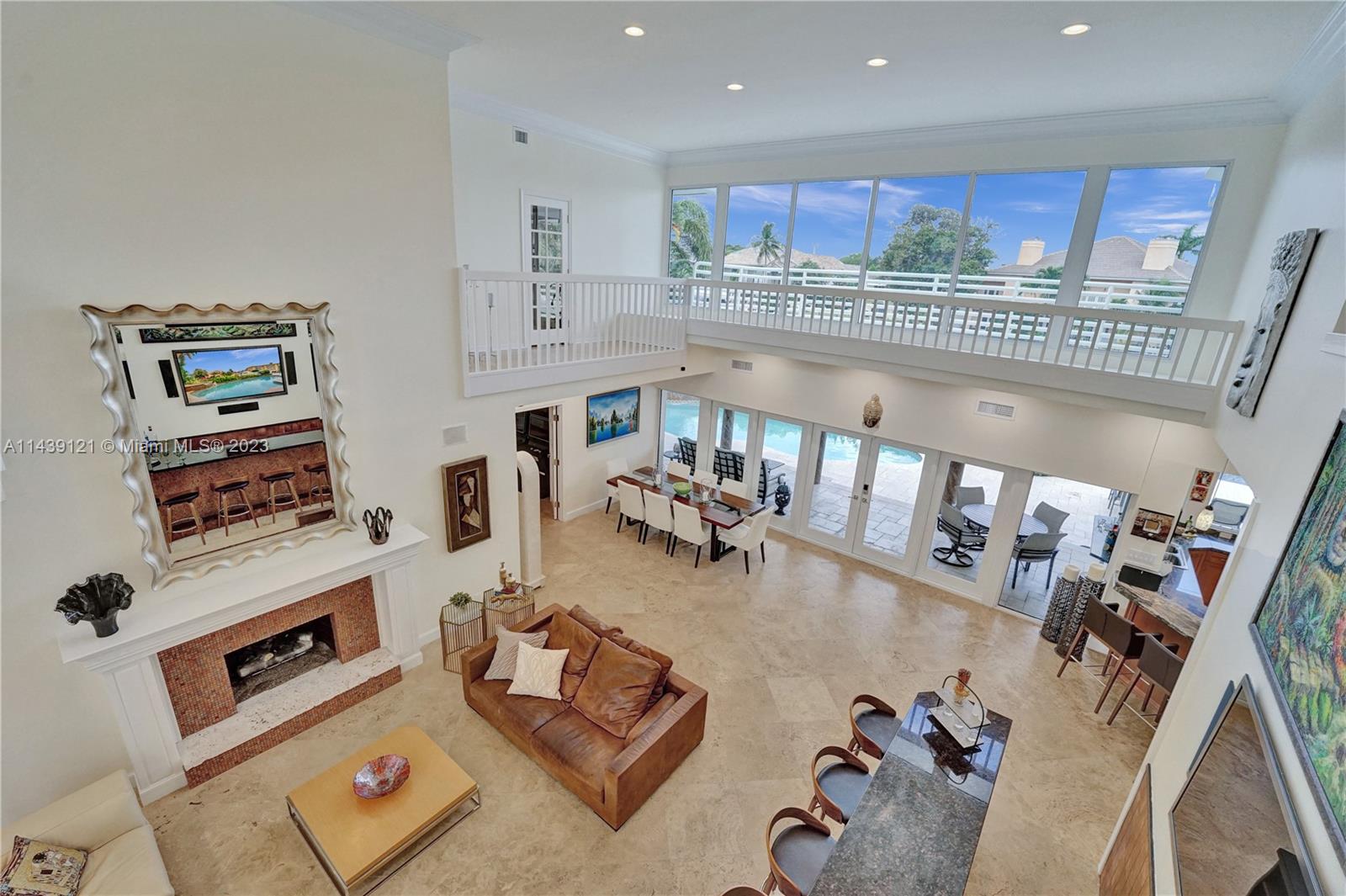 1247 Seminole Dr Unit: 1247