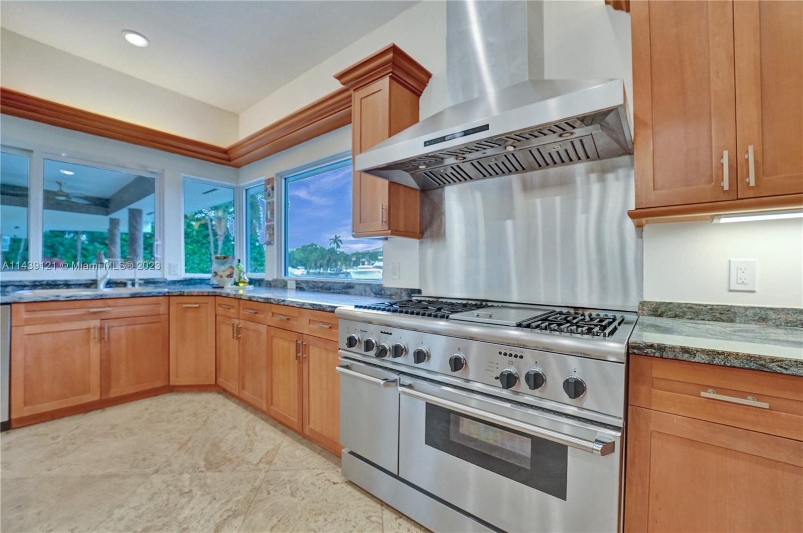 1247 Seminole Dr Unit: 1247