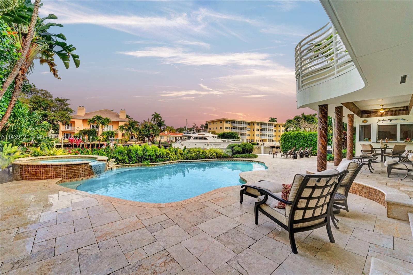 1247 Seminole Dr Unit: 1247