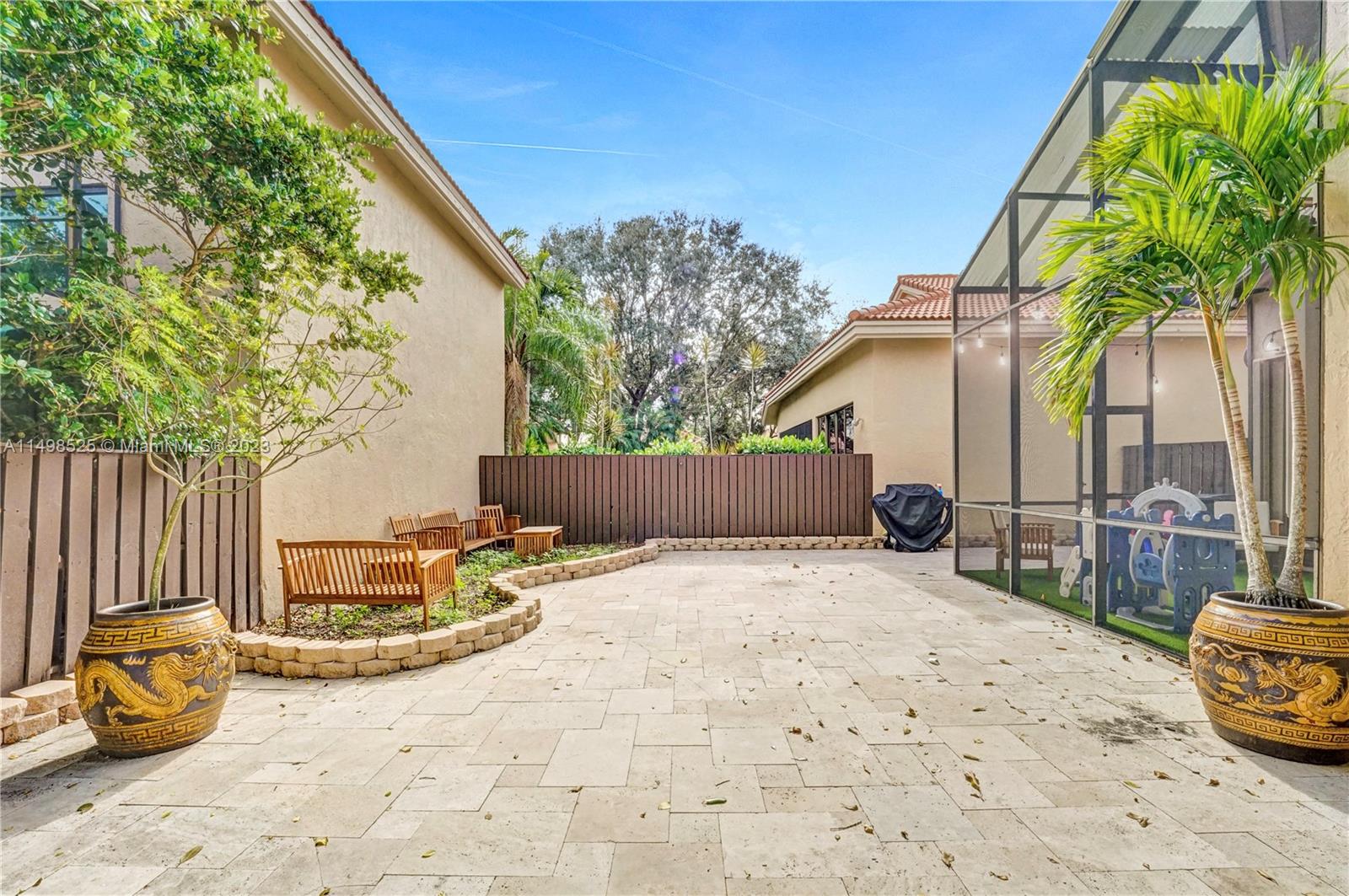 1410 NW 104th Ave