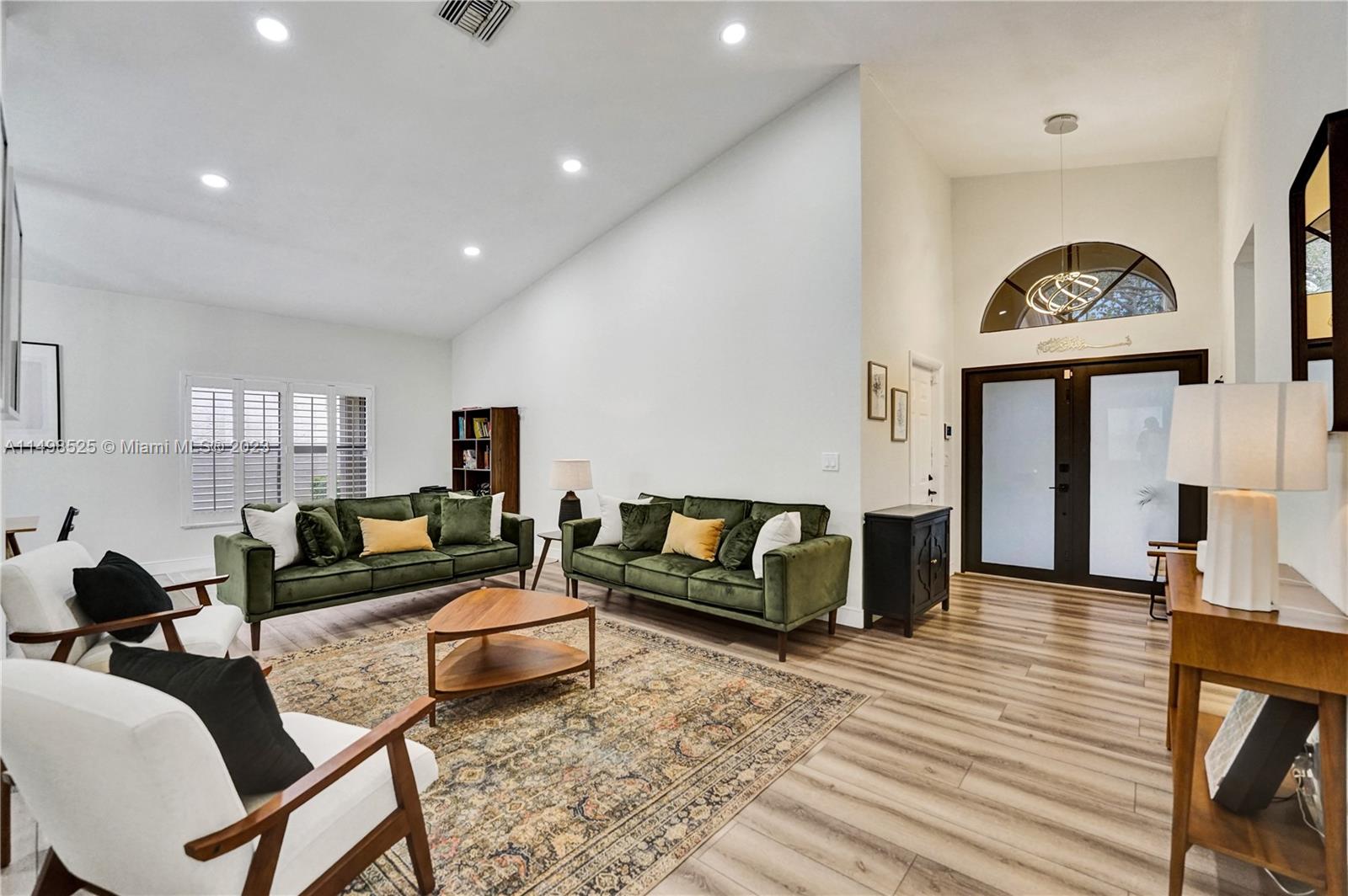 1410 NW 104th Ave