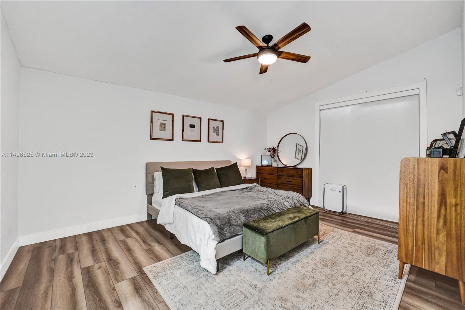 1410 NW 104th Ave