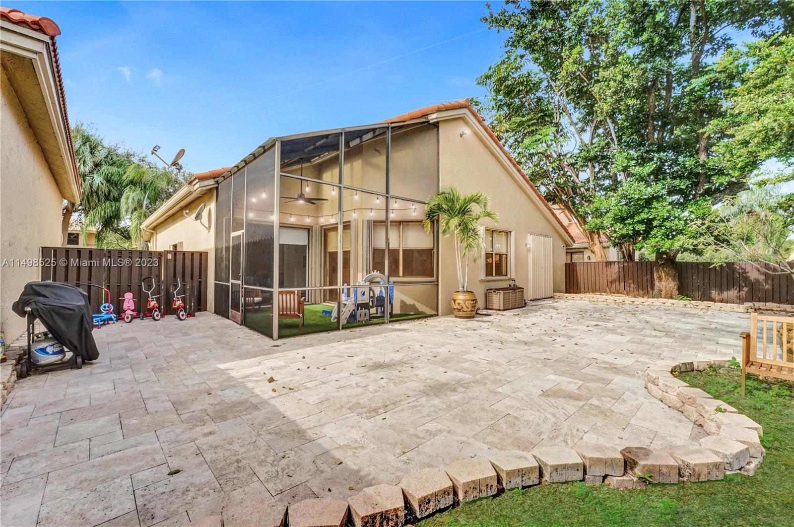 1410 NW 104th Ave