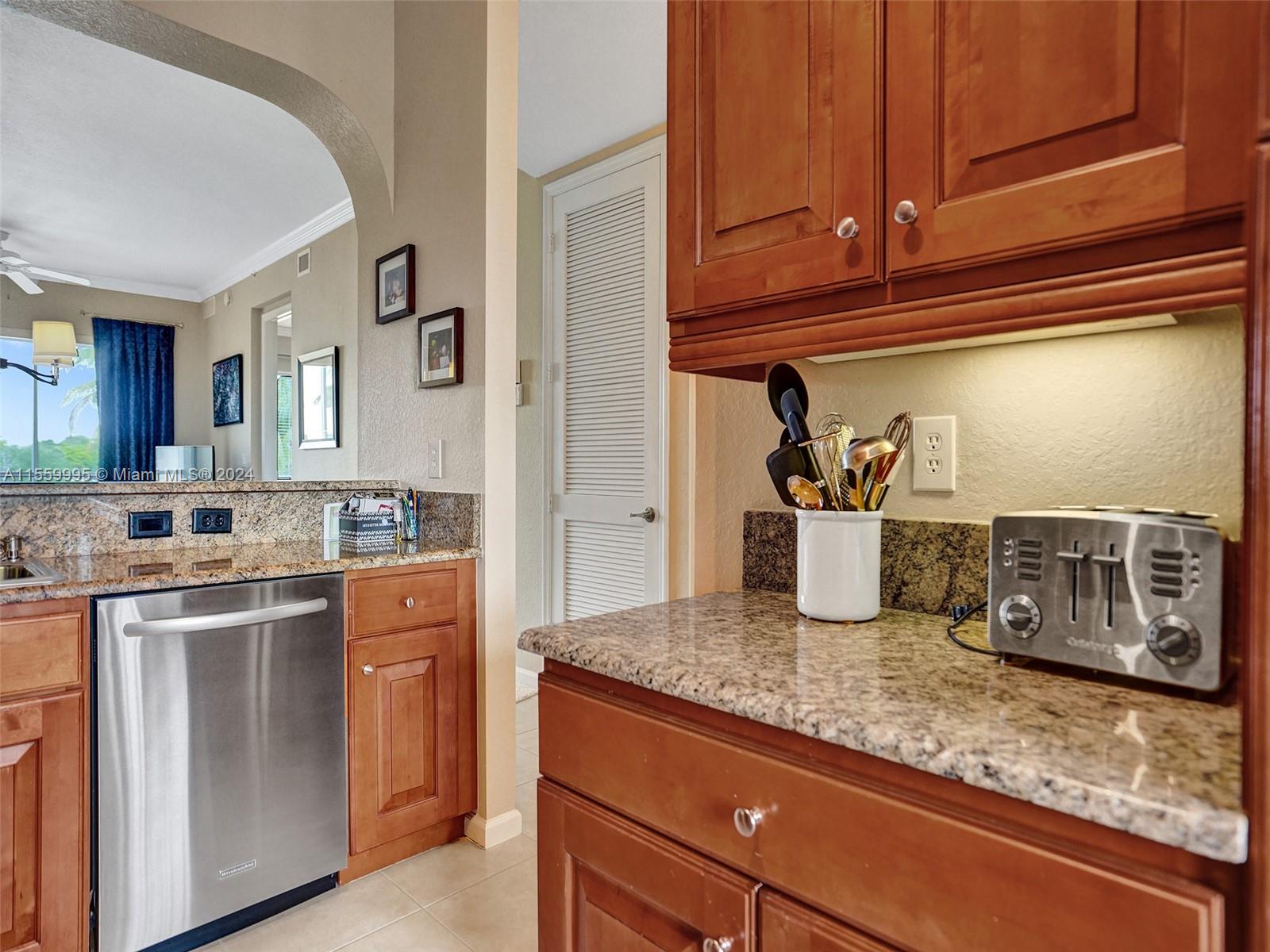 3500 Oaks Clubhouse Dr # 303