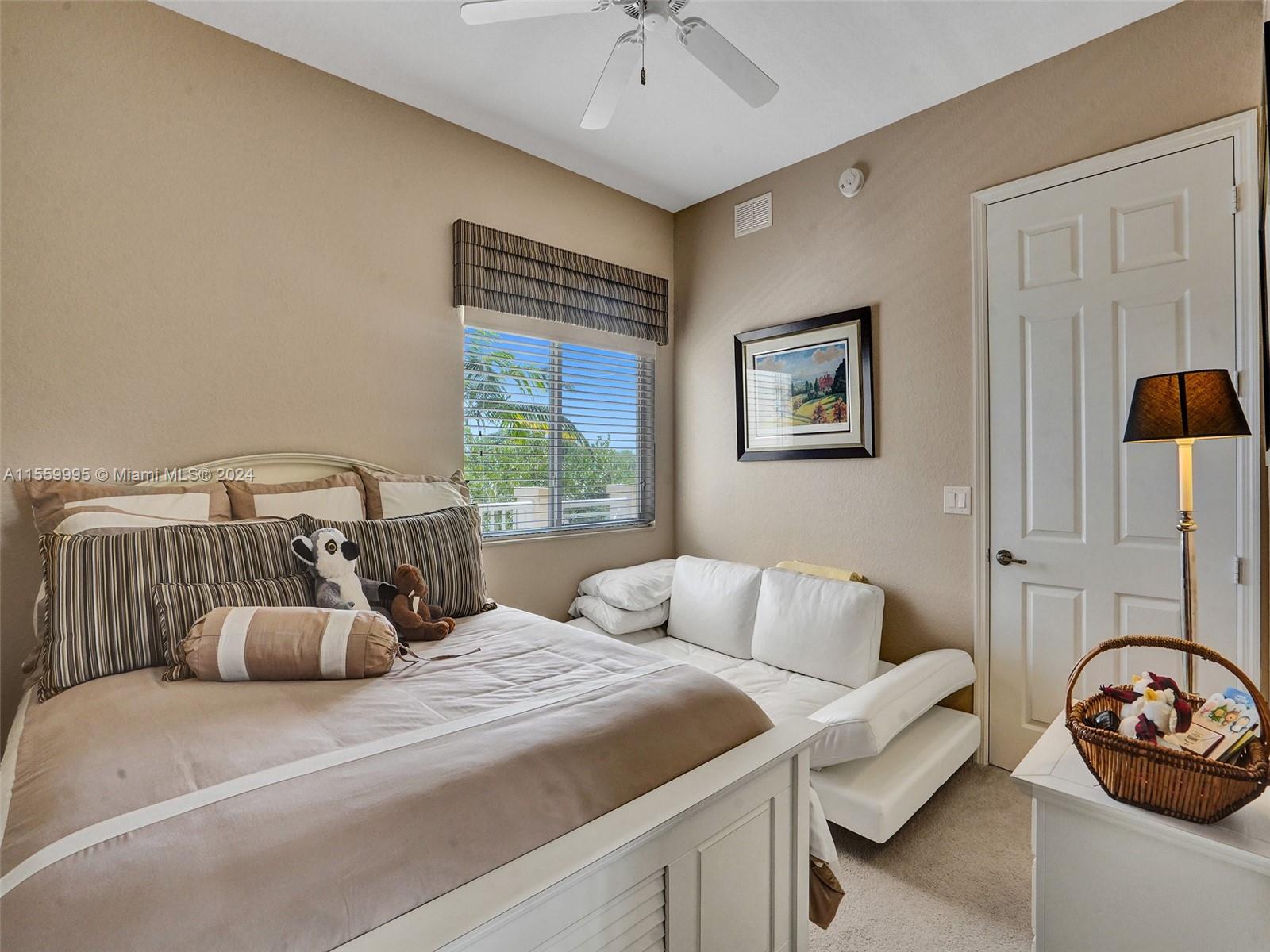 3500 Oaks Clubhouse Dr # 303