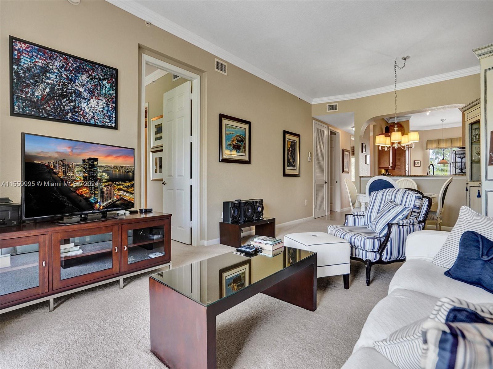 3500 Oaks Clubhouse Dr # 303