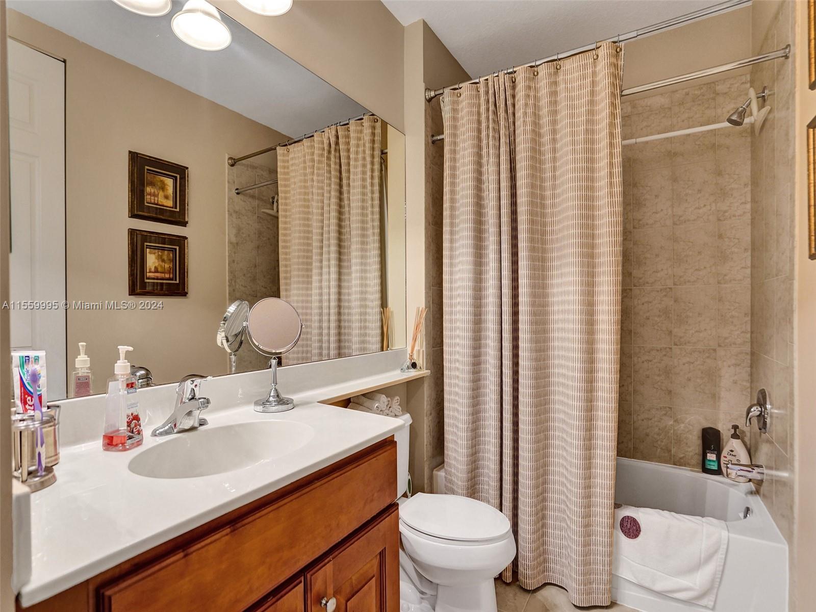 3500 Oaks Clubhouse Dr # 303