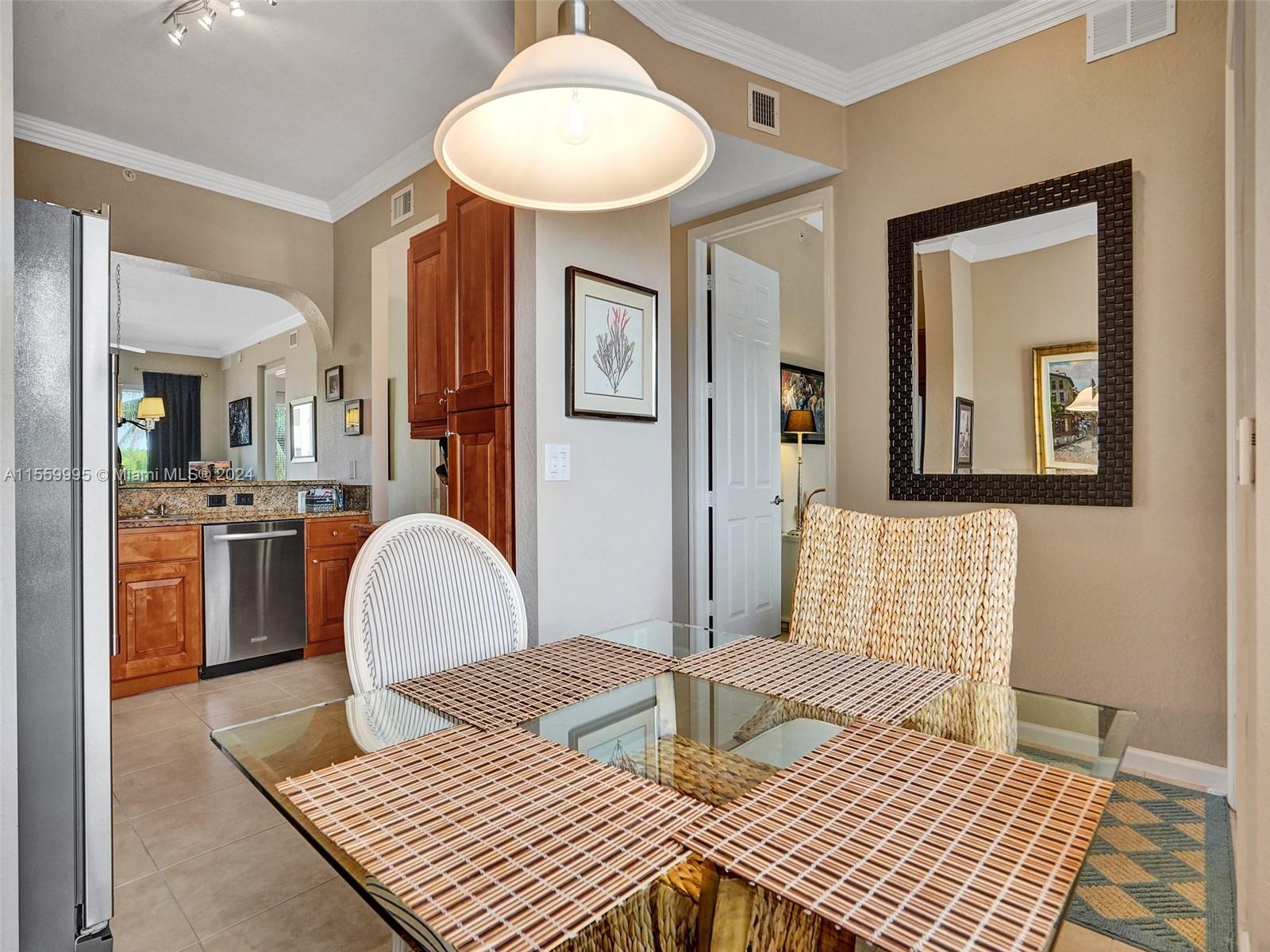 3500 Oaks Clubhouse Dr # 303