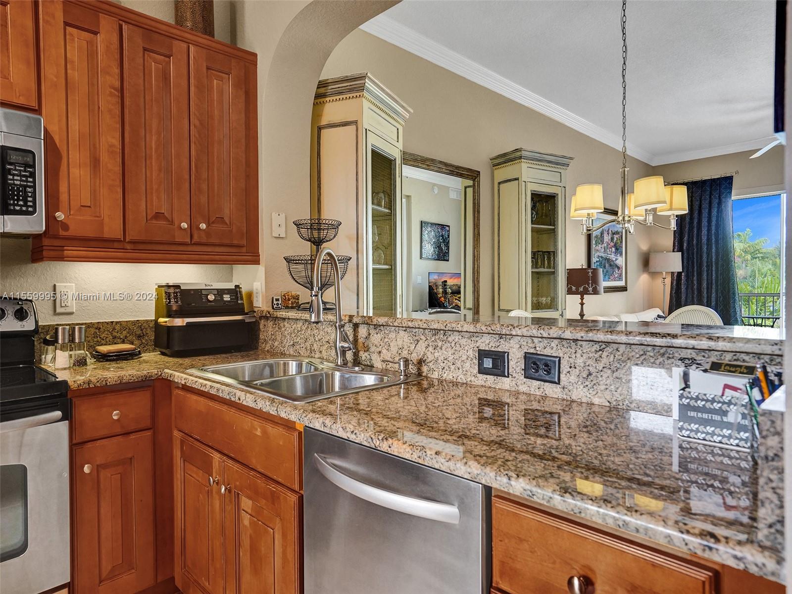 3500 Oaks Clubhouse Dr # 303