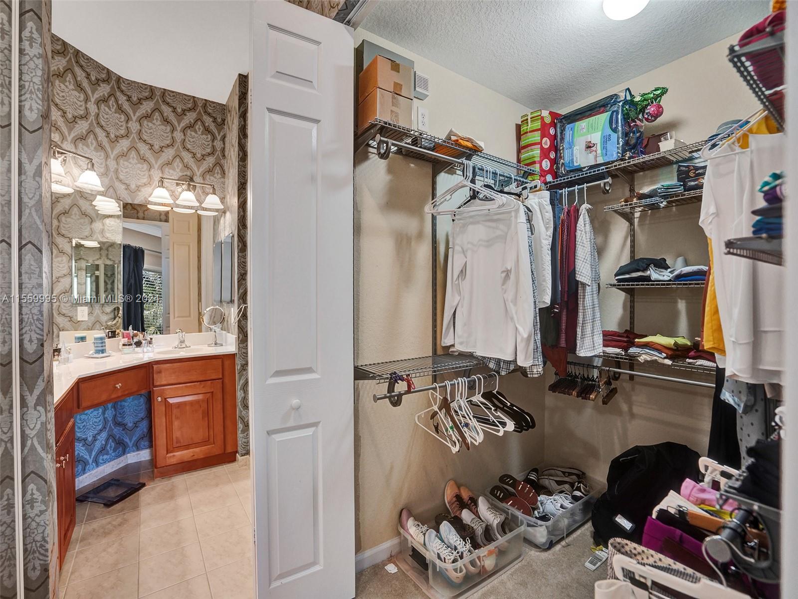 3500 Oaks Clubhouse Dr # 303