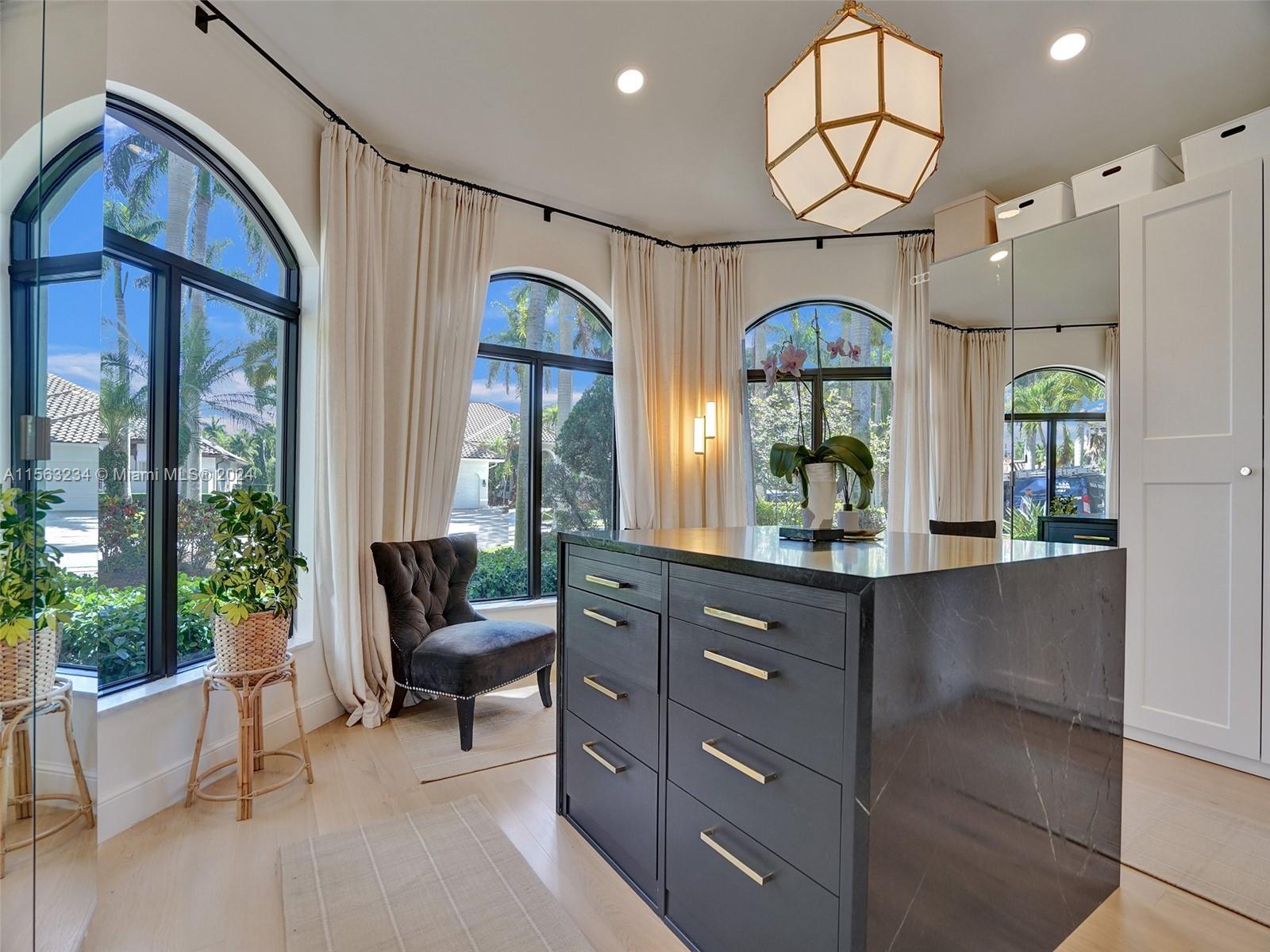 2497 Poinciana Dr