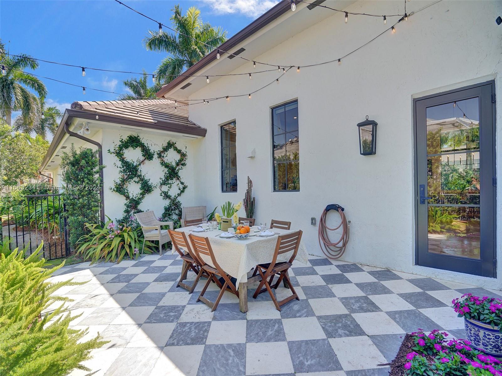 2497 Poinciana Dr