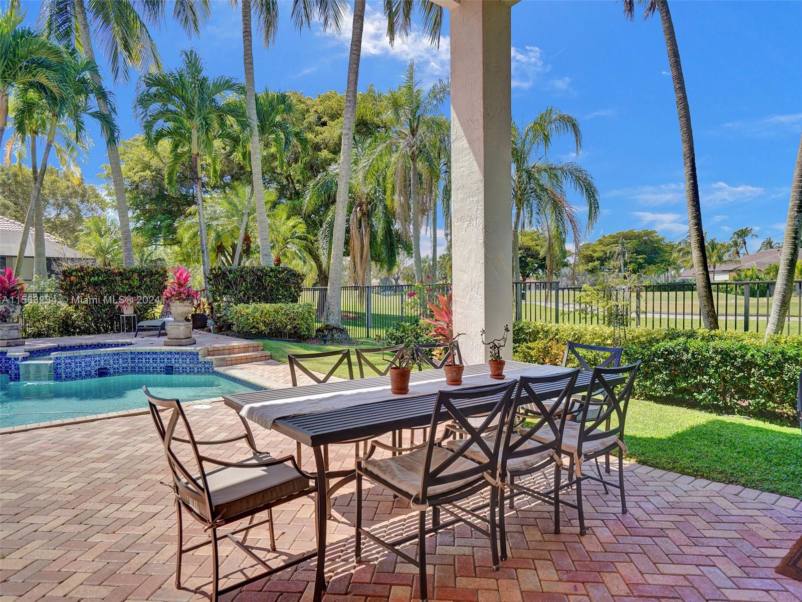 2497 Poinciana Dr