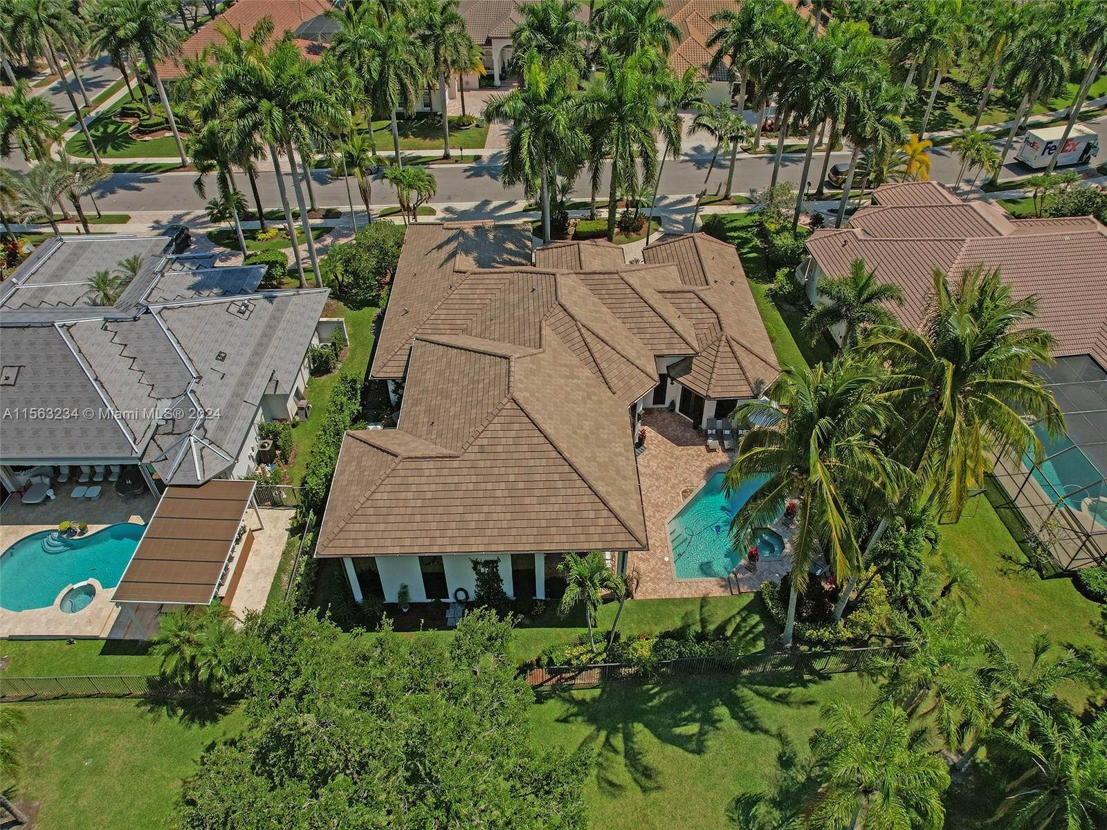 2497 Poinciana Dr
