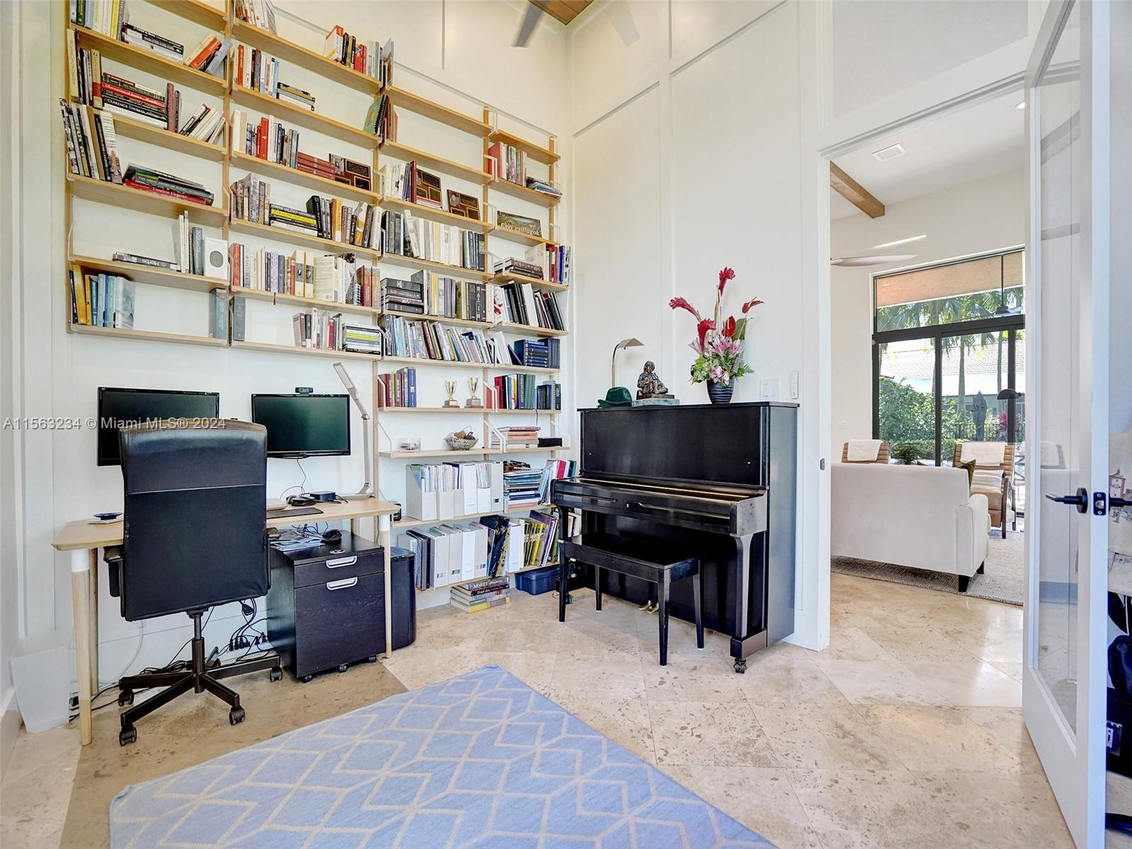 2497 Poinciana Dr