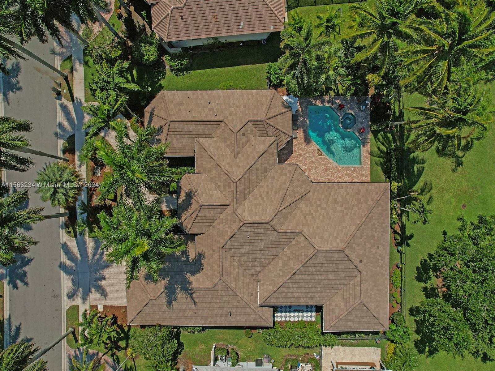 2497 Poinciana Dr