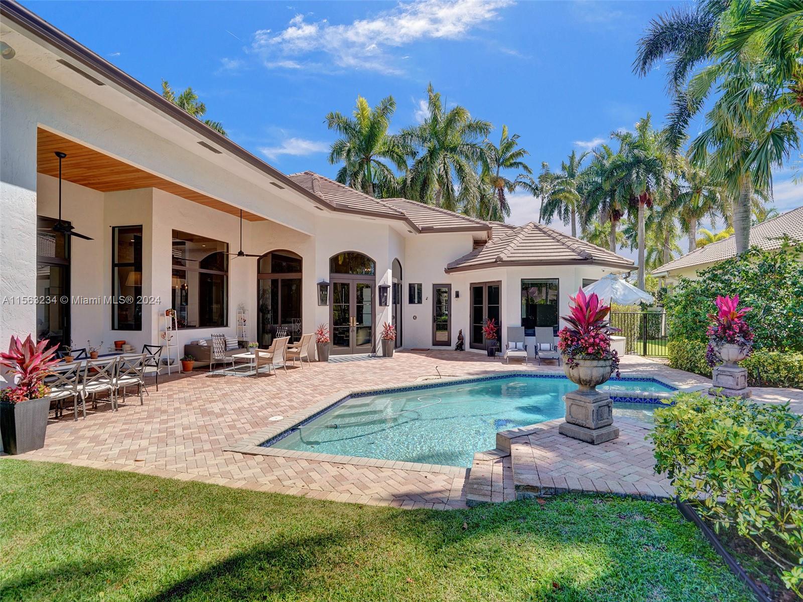2497 Poinciana Dr