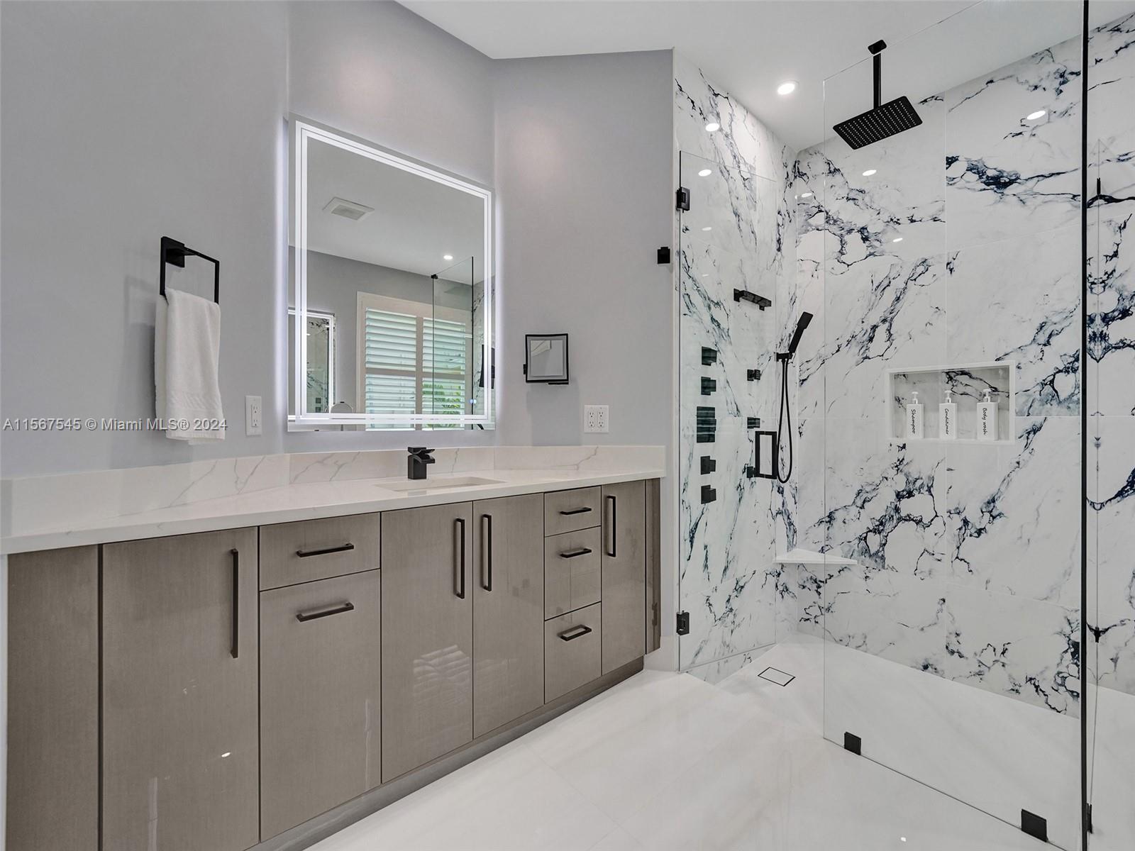 2471 Eagle Run Dr