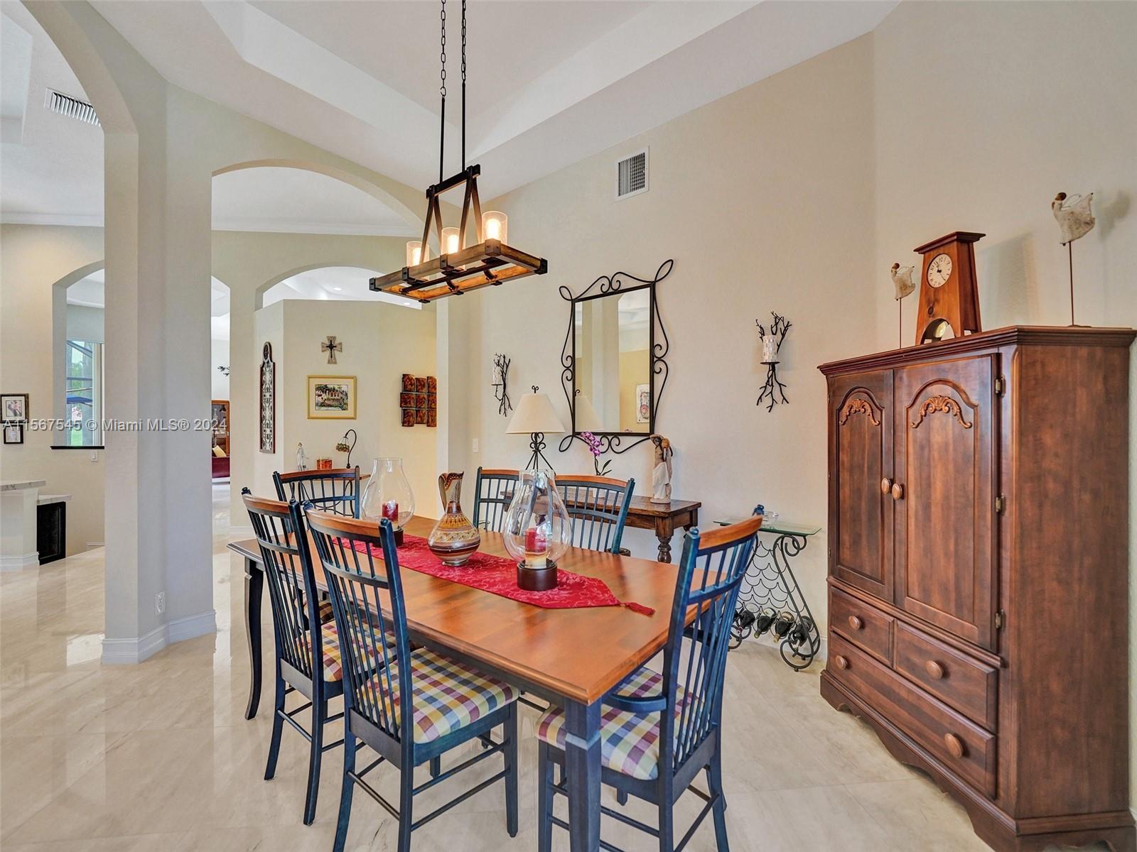 2471 Eagle Run Dr