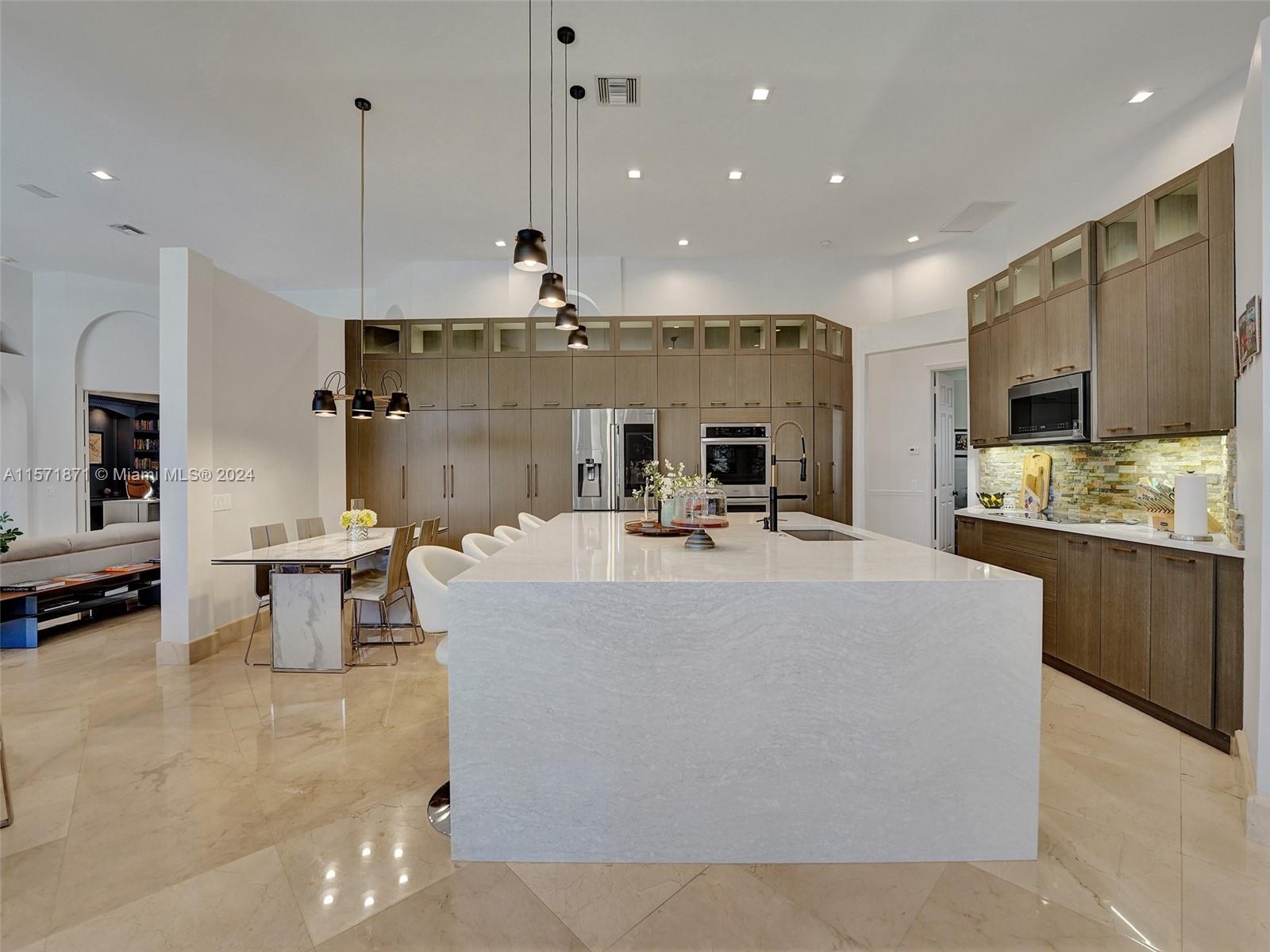 2440 Provence Cir